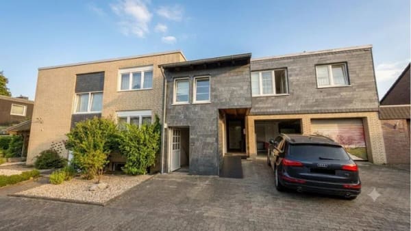 Immobilie in Kaarst - Einfamilienhaus mit Einliegerwohnung - aufgeteilt in vier Einheiten - Bild 2