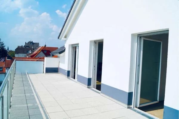 Immobilie in Ginsheim-Gustavsburg - Attraktive Dachgeschosswohnung mit großer Terrasse und viel Licht  in Ginsheim-Gustavsburg - Bild 0