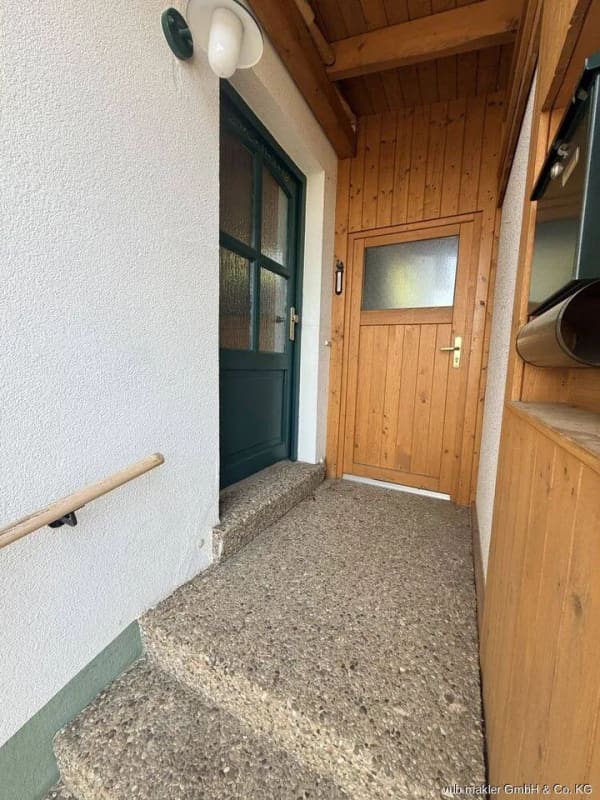 Immobilie in Selbitz - Modernisiertes Einfamilienhaus mit 5 Zimmern und 622 m² Grundstück in Selbitz - Bild 2