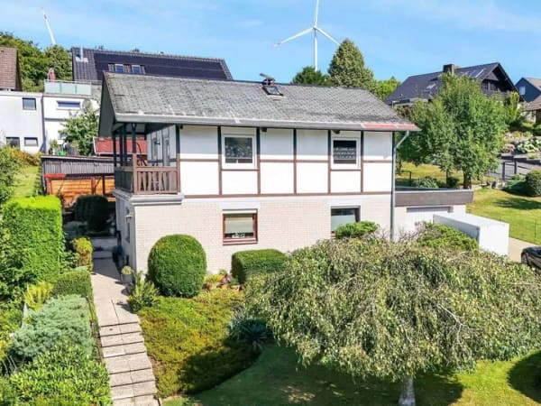 Immobilie in Lügde - Wohnen mit Weitblick - gepflegtes Einfamilienhaus in ruhiger Lage von Lügde! - Bild 0