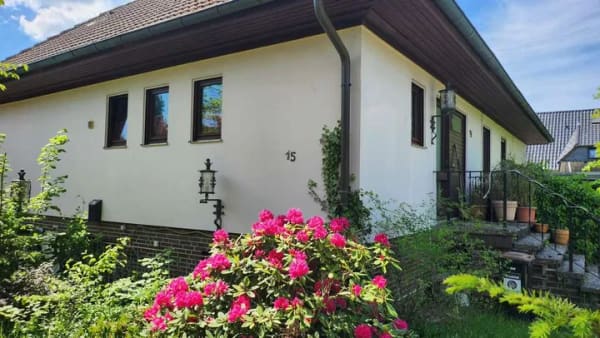 Immobilie in Burgdorf - BURGDORF-WEST: Ein- bis Zweifamilienhaus | Viel Platz | Einliegerwohnung | Begehrte Weststadtlage - Bild 0
