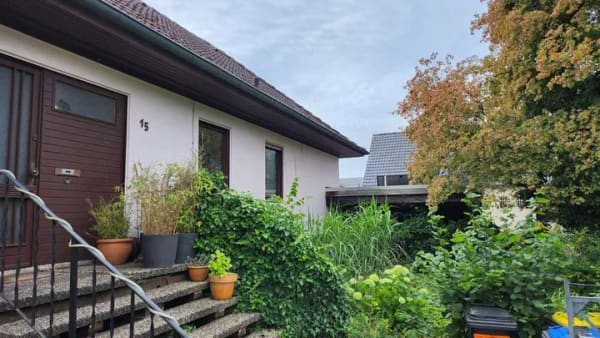 Immobilie in Burgdorf - BURGDORF-WEST: Ein- bis Zweifamilienhaus | Viel Platz | Einliegerwohnung | Begehrte Weststadtlage - Bild 1