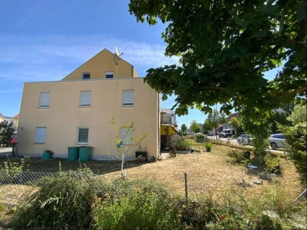 Immobilie in Bad Windsheim - Bad Windsheim - Wohnung mit Gartenanteil - 3-Zi.-EG-Wohnung mit 2 Kfz-Stellplätzen - Bild 1