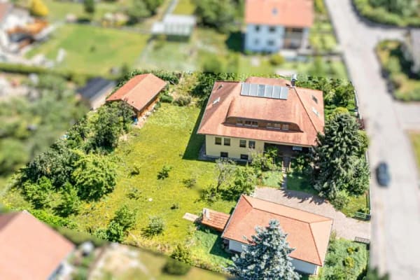 Immobilie in Bad Kötzting - Ein Zuhause für Generationen. Ein Grundstück voller Möglichkeiten. - Bild 2