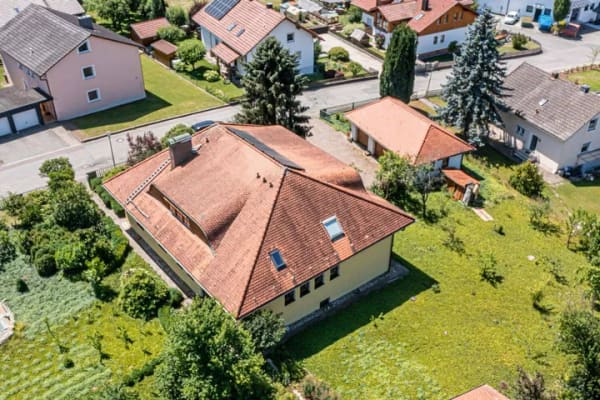 Immobilie in Bad Kötzting - Ein Zuhause für Generationen. Ein Grundstück voller Möglichkeiten. - Bild 3