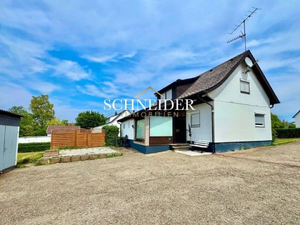 Immobilie in Schramberg - Einfamilienhaus mit großem Grundstück in Sulgen - viel Platz und Potenzial für Handwerker - Bild 0