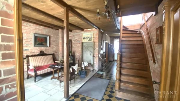 Immobilie in Wanzleben-Börde - Großes Einfamilienhaus mit großem Garten, Einliegerwohnung, einer Halle & Garage - Bild 2