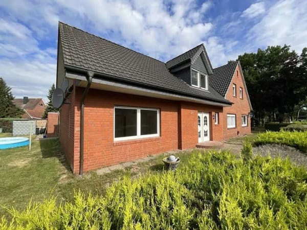 Immobilie in Haren (Ems) - Kapitalanlage trifft Eigennutzung
Zweifamilienhaus mit Perspektive in Haren (Ems)
 - Bild 2