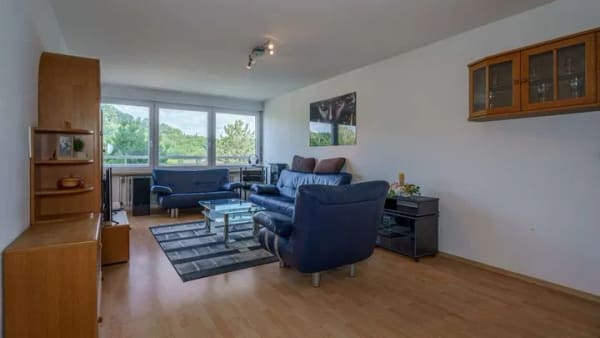 Immobilie in Rielasingen-Worblingen - Über den Dächern: Helle 2-Zimmer-Wohnung in Rielasingen-Worblingen! - Bild 2