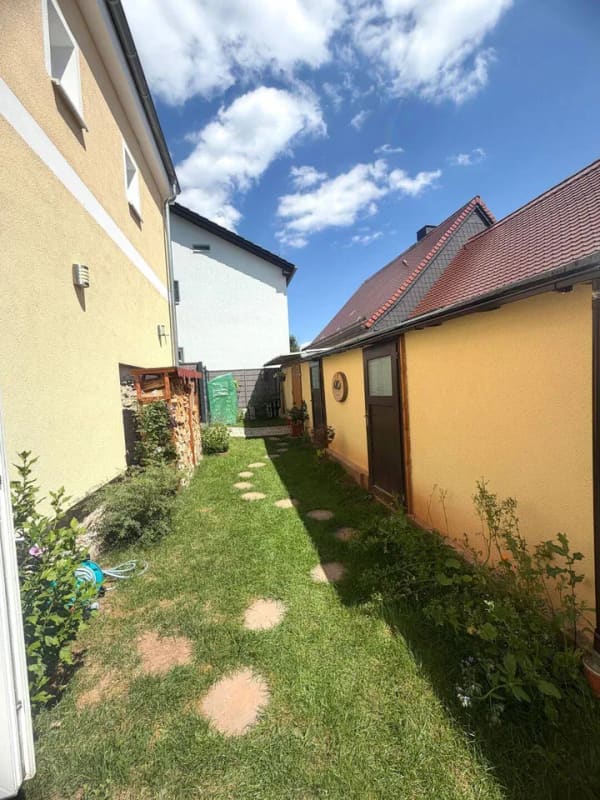 Immobilie in Kraftsdorf - Einziehen, wohlfühlen und das Leben genießen – hochwertig sanierte Doppelhaushälfte mit Kamin, Fußbodenheizung und moderner Energietechnik - Bild 4