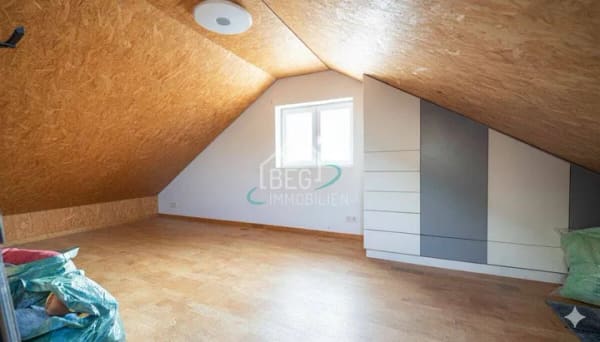 Immobilie in Ilshofen - Doppelhaushälfte mit Garten, Garage und Entwicklungspotenzial - Bild 2