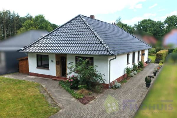 Immobilie in Brinkum - Kapitalanlage mit Potenzial: Vermieteter Bungalow mit Einliegerwohnung in Hesel-Brinkum! - Bild 1