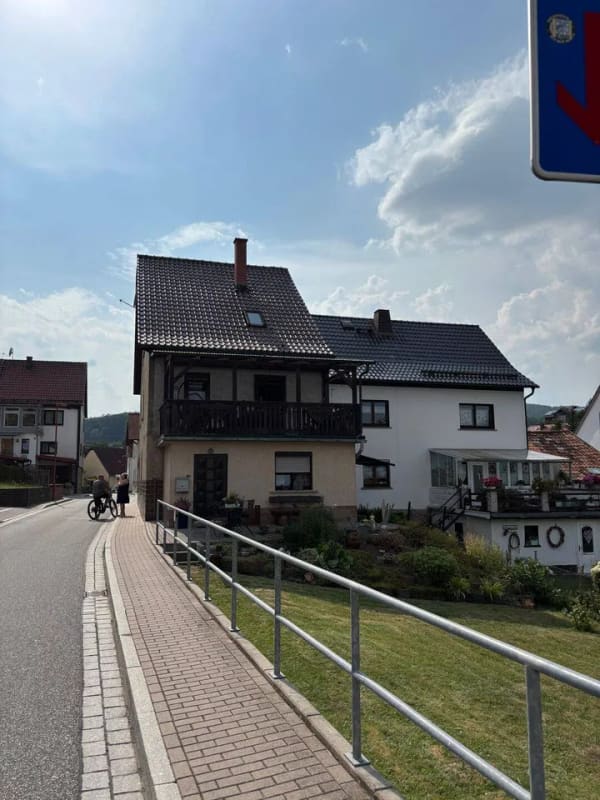Immobilie in Wasungen - Charmantes Doppelhaus mit großem Grundstück in Wasungen-Unterkatz - Bild 0