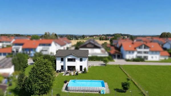 Immobilie in Kastl - Ankommen. Durchatmen. Zuhause. Modernes, Einfamilienhaus mit Energieeffizienz A+ und sonnigem Garten - Bild 2