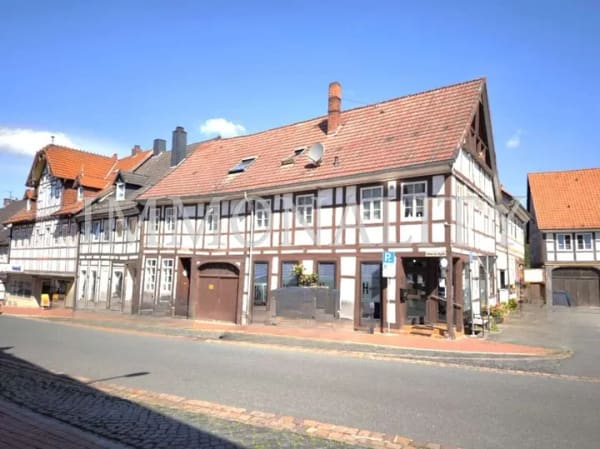 Immobilie in Bad Salzdetfurth - Wohn- und Geschäftshaus in zentraler Lage 150qm großzügig selbst wohnen - Bild 2