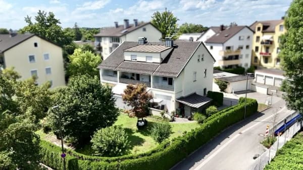 Immobilie in Rosenheim - Interessantes Mehrfamilienhaus mit 6 Wohneinheiten und großem Grundstück in Rosenheim! - Bild 0