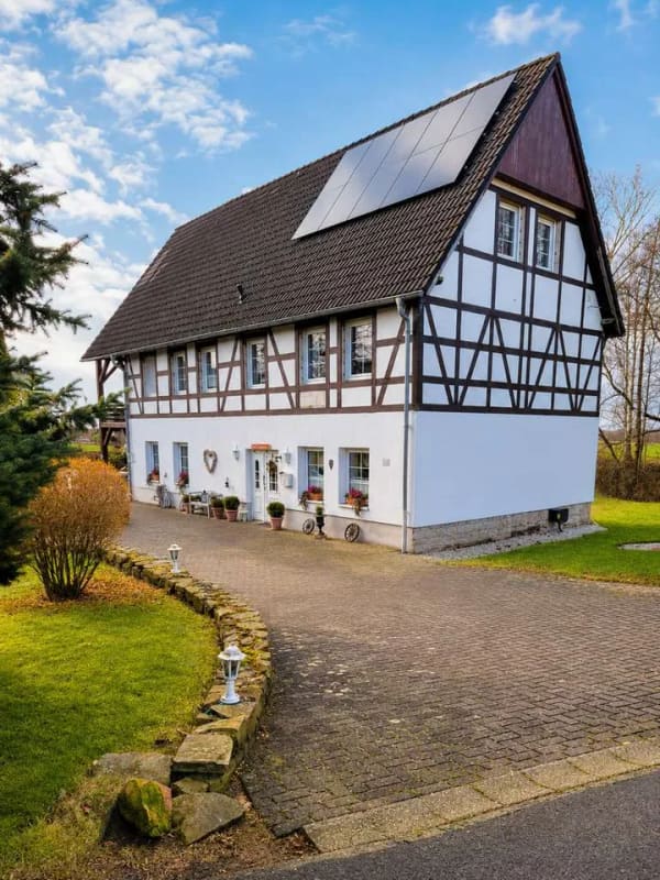 Immobilie in Seelitz - Großzügiges Hightech hinter klassischer Fassade - Bild 0