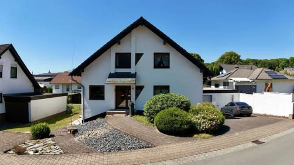 Immobilie in Herschbach - Ruhig gelegenes Einfamilienhaus mit Einliegerwohnungspotenzial - Bild 2