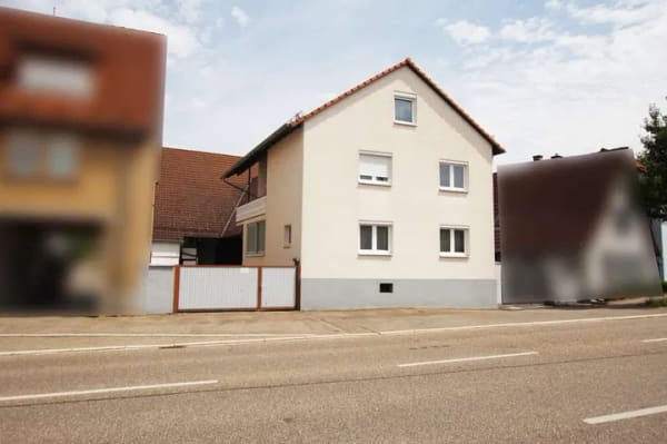 Immobilie in Walzbachtal - Schönes Einfamilienhaus mit Hof und Scheune! - Bild 0