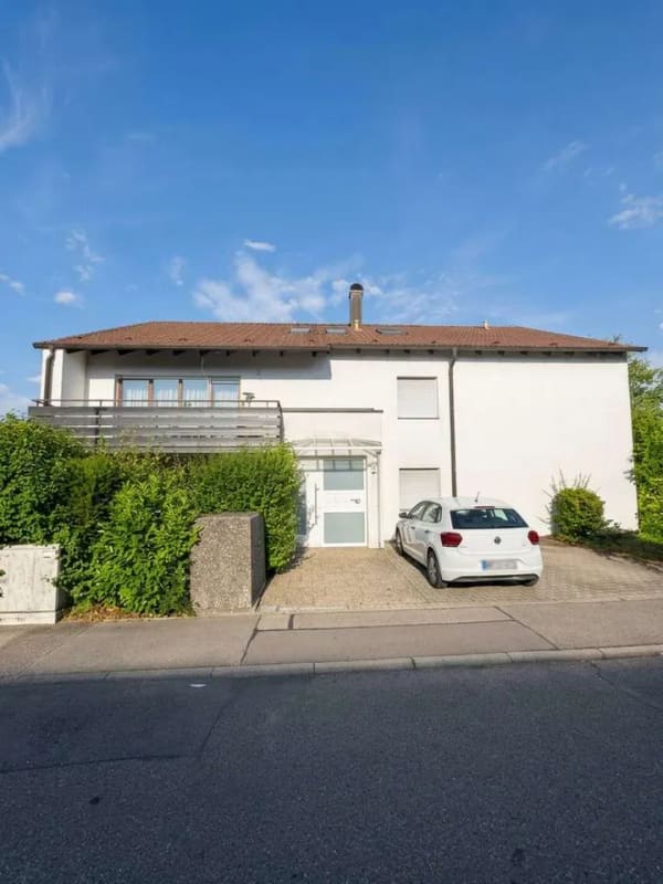 Immobilie in Holzgerlingen - Pfiffige 2 ZW, Garage, Balkon, KA oder Eigenutz, sofort frei !!! - Bild 0