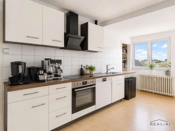 Immobilie in Siegburg - Solides Mehrfamilienhaus mit drei Wohneinheiten – Kapitalanlage mit Entwicklungspotenzial - Bild 3
