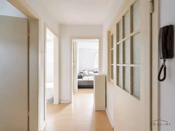 Immobilie in Siegburg - Solides Mehrfamilienhaus mit drei Wohneinheiten – Kapitalanlage mit Entwicklungspotenzial - Bild 4