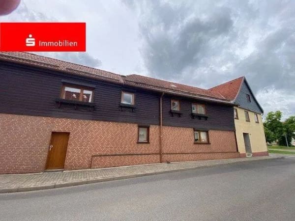 Immobilie in Ohrdruf - Mehrfamilienhaus mit großer Garage und Nebengelass, sowie liebevoll gestaltetem Innenhof - Bild 0