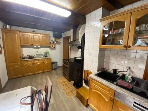 Immobilie in Ohrdruf - Mehrfamilienhaus mit großer Garage und Nebengelass, sowie liebevoll gestaltetem Innenhof - Bild 4