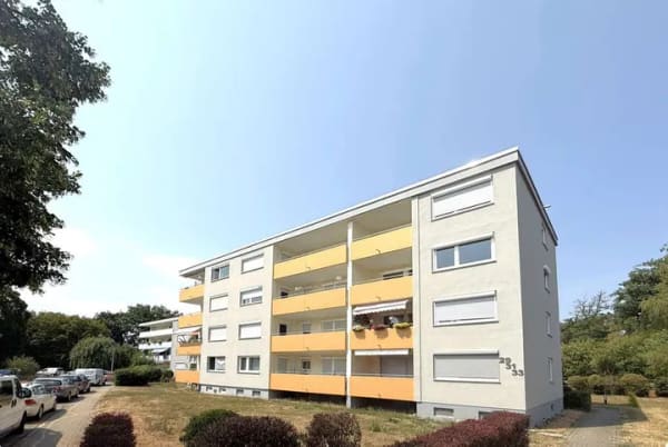 Immobilie in March - Freie 2-Zimmer-Wohnung mit Südbalkon und Gestaltungspotenzial - Bild 0