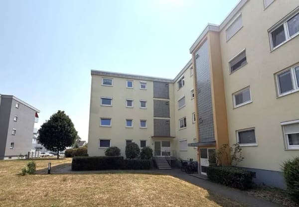 Immobilie in March - Freie 2-Zimmer-Wohnung mit Südbalkon und Gestaltungspotenzial - Bild 1