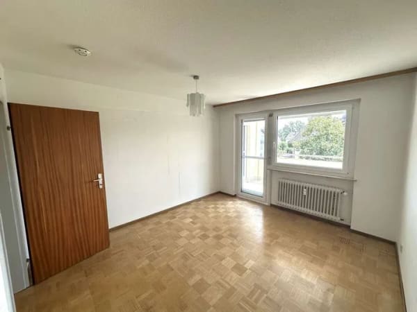 Immobilie in March - Freie 2-Zimmer-Wohnung mit Südbalkon und Gestaltungspotenzial - Bild 3
