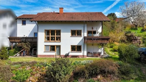 Immobilie in Brombachtal - Odenwald pur. Einfamilienhaus mit Doppelgarage in sonniger Südhanglage - Bild 1