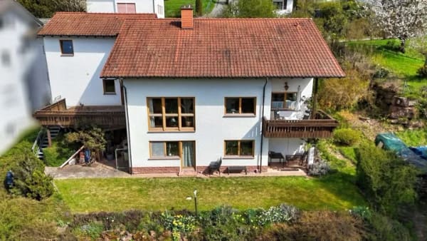 Immobilie in Brombachtal - Odenwald pur. Einfamilienhaus mit Doppelgarage in sonniger Südhanglage - Bild 2
