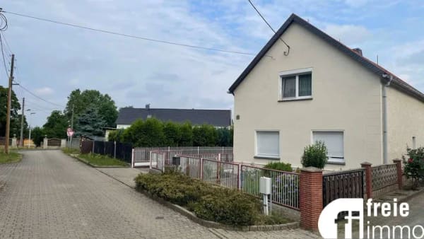 Immobilie in Großenhain - Ländliche Ruhe, eigener Garten und viel Potenzial - Einfamilienhaus mit Gestaltungspotenzial - Bild 2