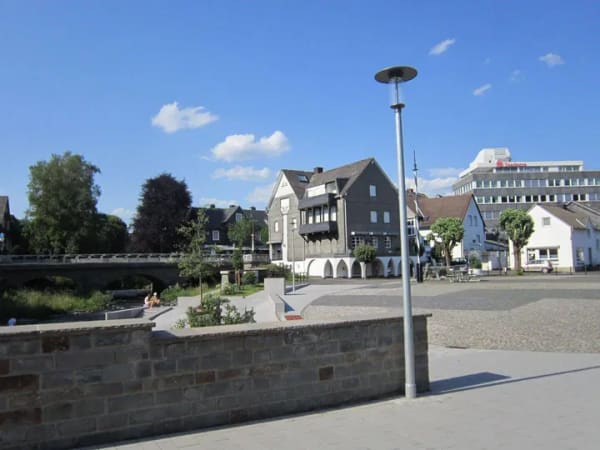 Immobilie in Bad Berleburg - Wohn- und Geschäftshaus im Zentrum von Bad Berleburg, direkt am Marktplatz. - Bild 3