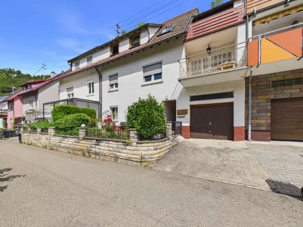 Immobilie in Geislingen an der Steige - VIEL PLATZ, VIEL POTENZIAL: 2–3-FAMILIENHAUS MIT SÜD-BALKONEN, TERRASSEN & TRAUMHAFT GRÜNER AUSSICHT - Bild 4