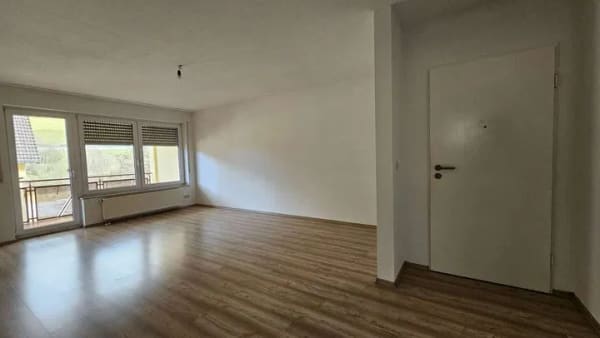 Immobilie in Baiersbronn - Wohnung frei. Garage dabei. Baiersbronn-Friedrichstal inklusive. - Bild 1