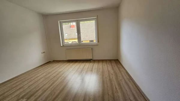 Immobilie in Baiersbronn - Wohnung frei. Garage dabei. Baiersbronn-Friedrichstal inklusive. - Bild 2