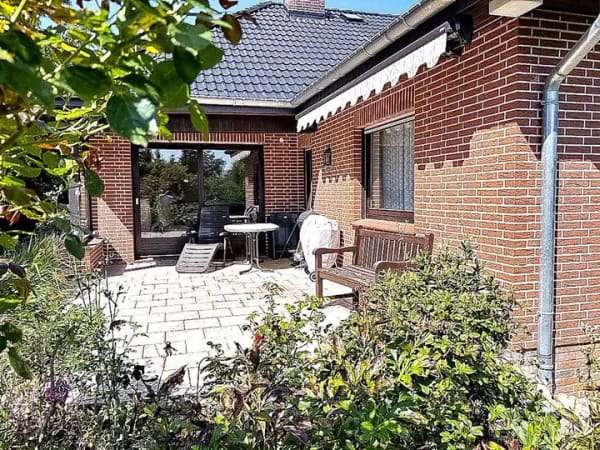 Immobilie in Salzhausen - Charmanter Winkel-Bungalow in zweiter Reihe auf großem Grundstück in zentraler Lage von Salzhausen - Bild 0