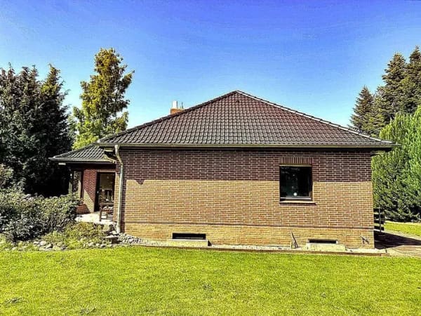 Immobilie in Salzhausen - Charmanter Winkel-Bungalow in zweiter Reihe auf großem Grundstück in zentraler Lage von Salzhausen - Bild 4