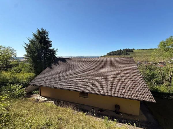 Immobilie in Triefenstein - Über den Dächern von Homburg - Wohnen mit Weitblick und Blick auf die Weinberge  - Bild 1