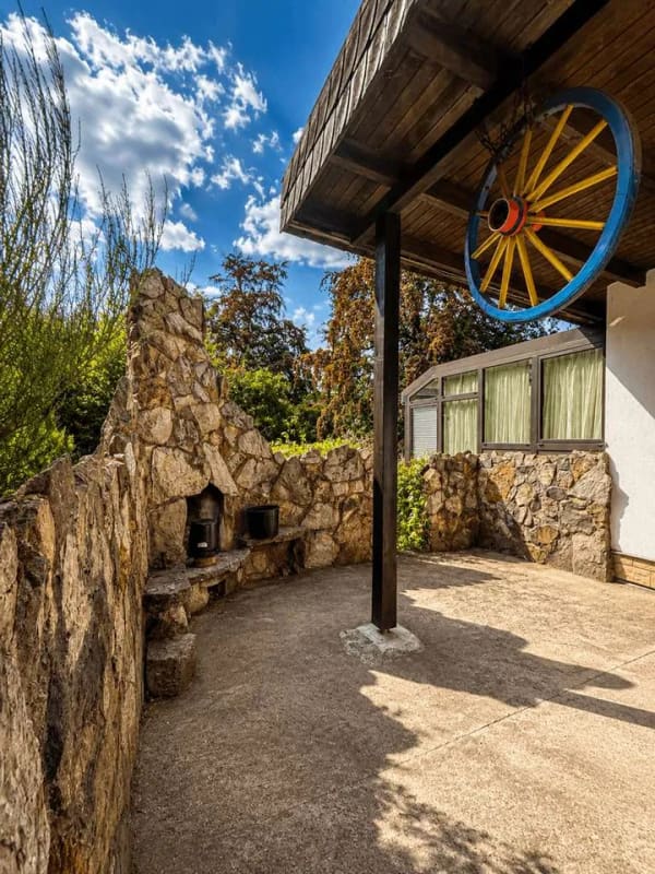 Immobilie in Hilders - Ferienhaus oder dauerhaftes Zuhause – außergewöhnliches Anwesen mit 1.225 m² Grundstück in der Rhön - Bild 0