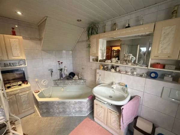 Immobilie in Carlsberg - Großzügiges Wohnen in einem Zweifamilienhaus - Bild 3