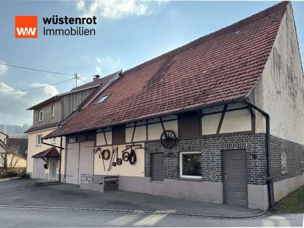 Immobilie in Gomadingen - Ein Haus voller Möglichkeiten – Bauernhaus mit Scheune und Ausbaureserve - Bild 0