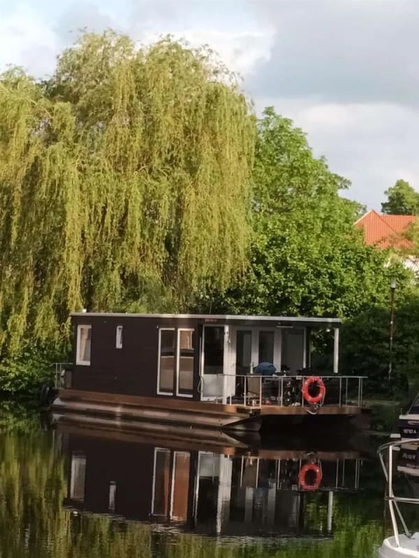 Immobilie in Jabel - Ein Zuhause, auf dem Wasser oder im Hafen, exklusives Hausboot Neubau 2023 - Bild 0