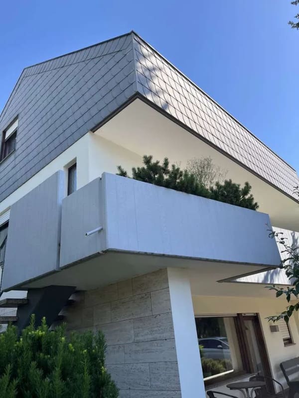 Immobilie in Weissach im Tal - Herausragend !!! Charmantes und gepflegtes 1 - 2 Familien Wohnhaus -freistehend- in Weissach im Tal - Bild 1