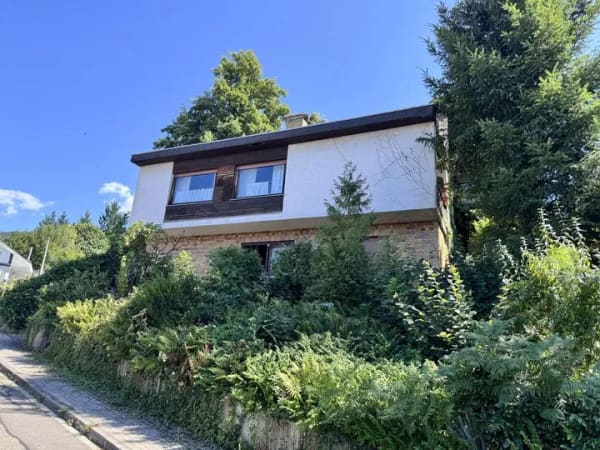 Immobilie in Lauf - Sanierungsbedürftiges Einfamilienhaus (ca. 150 m2) in Aussichtslage von Lauf - Bild 0