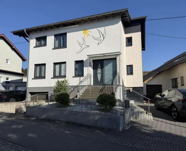 Immobilie in Tholey - Saniertes Einfamilienhaus in guter Lage von Theley – Einziehen und genießen - Bild 0