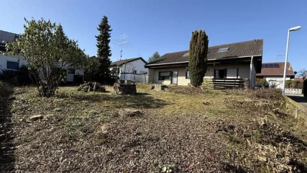 Immobilie in Hildrizhausen - Freistehendes 5 1/2-Zi.-Einfamilienhaus auf riesig. Eckgrundstück - Bild 0