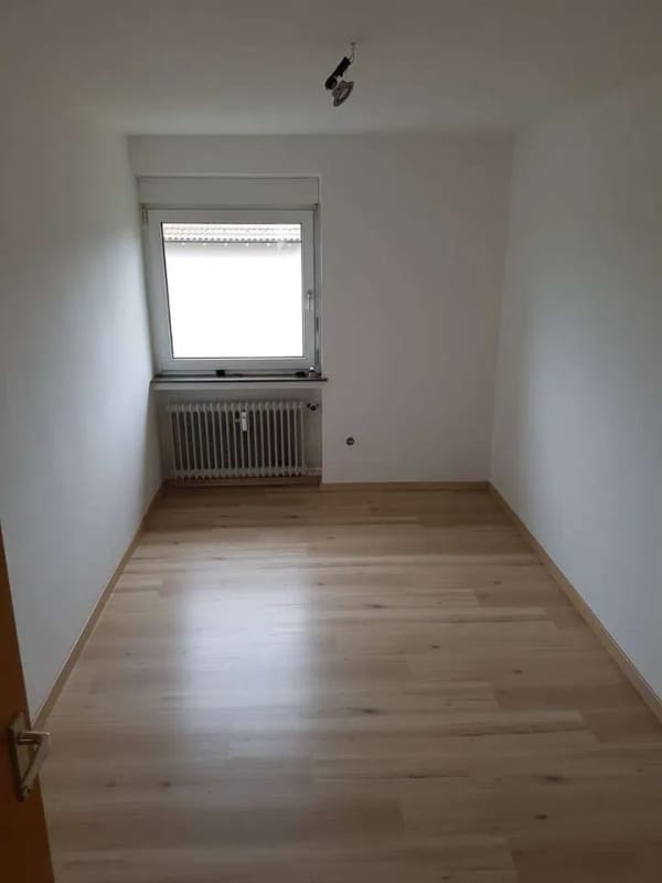 Immobilie in Walsdorf - Gepflegte 4* Zimmer Eigentumswohnung mit Doppelgarage und  Stellplatz  in Walsdorf bei Bamberg  - Bild 2
